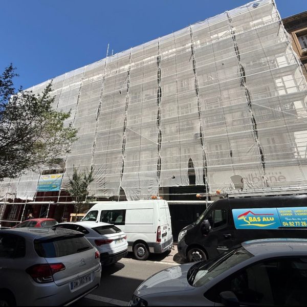 Reprise d'un bâtiment historique avec des moulures modénatures