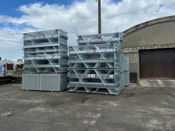 echafaudage pour-ravalement de facade loire et haute-loire